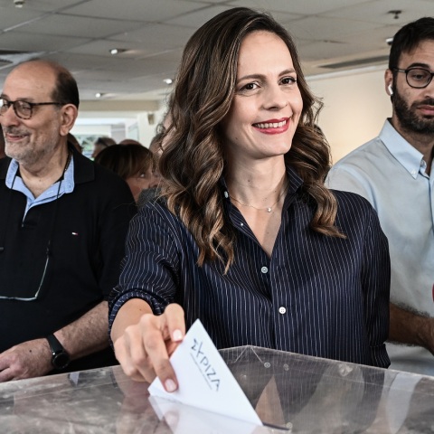 Έφη Αχτσιόγλου: H υποψήφια για την ηγεσία του ΣΥΡΙΖΑ απαντά στο ερώτημα «γιατί ψηφίζουμε αύριο», μέσω βίντεο που ανάρτησε στα social media.