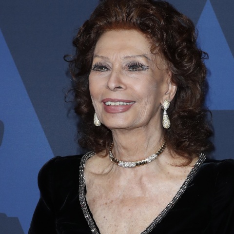 Σοφία Λόρεν: Χειρουργήθηκε μετά από ατύχημα στο σπίτι της η διάσημη Ιταλίδα ηθοποιός - Υπέστη αρκετά κατάγματα στο ισχίο - Στο πλευρό της οι δύο γιοι της.