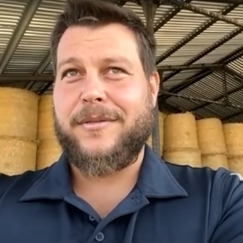 «EU Organic Awards»: Βραβείο καλύτερου «παραγωγού βιολογικών προϊόντων» στον αγρότη Θωμά Μόσχο από την Καστοριά - Διατηρεί μονάδα μαζί με τον αδελφό του.