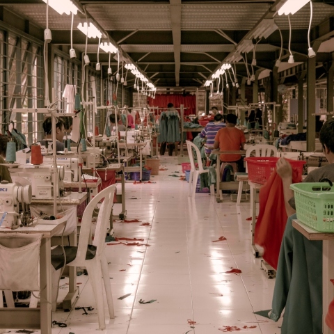 Μεταπώληση ρούχων της ταχείας μόδας: Πόσο βιώσιμη είναι;