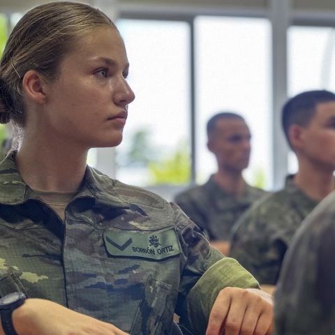 Ισπανία: Η πριγκίπισσα Λεονόρ συνεχίζει την εκπαίδευσή της στη Στρατιωτική Ακαδημία - Θα περάσει από όλους τους κλάδους των Ενόπλων Δυνάμεων.