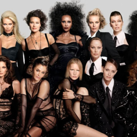 Τα supermodel των προηγούμενων δεκαετιών φωτογραφίζονται ξανά για εξώφυλλο - Σίντι Κρόφορντ, Κάρλα Μπρούνι, Κλόντια Σίφερ, Ναόμι Κάμπελ και άλλες σταρ της μόδας