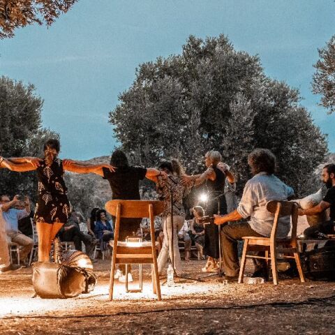 Μια βραδιά κάτω από την ελιά 