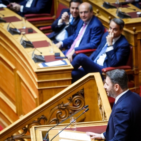 Αναζητώντας την αντιπολίτευση 