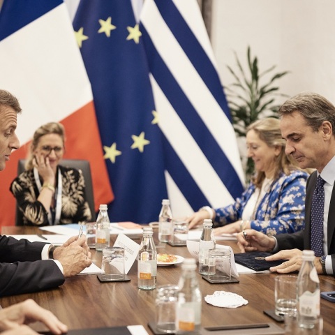 Κυριάκος Μητσοτάκης στη Σύνοδο MED9: Συνεχίζουμε την ενεργητική αποτροπή, επιδιώκουμε συνεργασία με την Τουρκία για τη μείωση των μεταναστευτικών ροών.