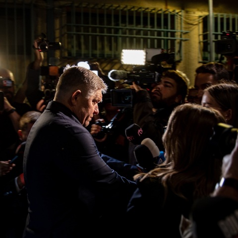 Εκλογές στη Σλοβακία: Ο πρώην πρωθυπουργός Ρόμπερτ Φίκο οδεύει σε νίκη με πάνω από το 98% των ψήφων καταμετρημένο - Διαψεύδονται τα έξιτ πολ.