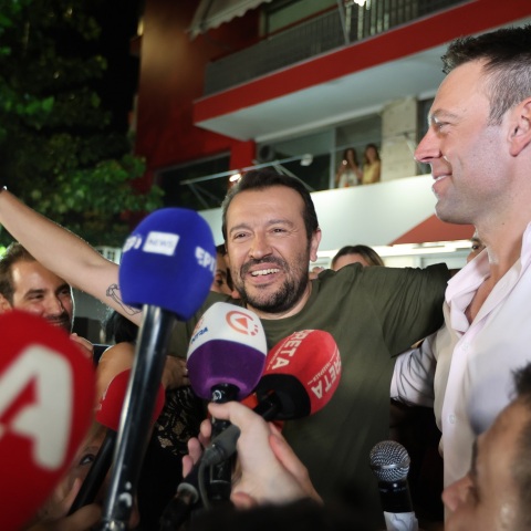 Νίκος Παππάς: Ο βουλευτής του ΣΥΡΙΖΑ εξηγεί τον συμβολισμό πίσω από το τατουάζ στο χέρι του - Ανάρτηση στα κοινωνικά δίκτυα με αφορμή τα αναληθή σχόλια. 