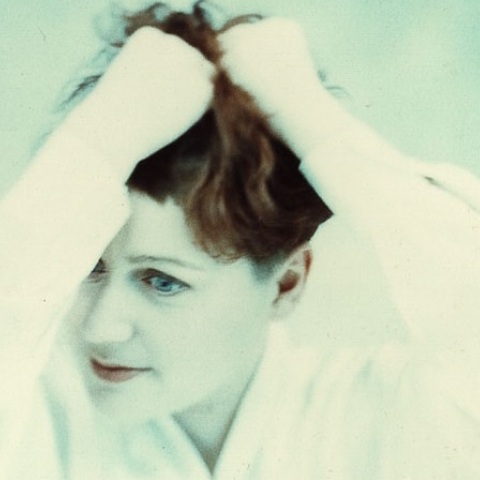 Cocteau Twins: Αστεροειδής ονομάστηκε «Fraser» προς τιμήν της τραγουδίστριας του σκοτσέζικου dream pop συγκροτήματος της δεκαετίας του ’80, Ελίζαμπεθ Φρέιζερ. 