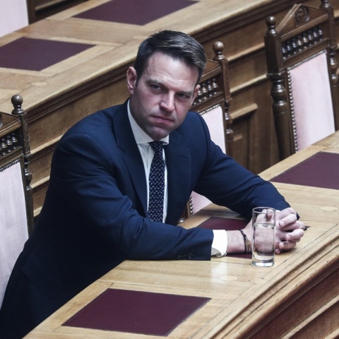 Ο νέος πρόεδρος του ΣΥΡΙΖΑ, Στέφανος Κασσελάκης, στα έδρανα της Ολομέλειας της Βουλής