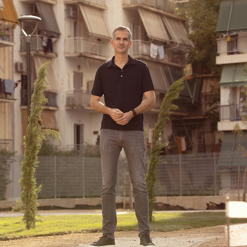 Ο Κώστας Μπακογιάννης στο πάρκο Κοροπούλη