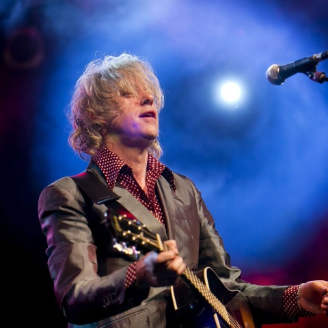 Σαν σήμερα 5 Οκτωβρίου: Το 1951 γεννήθηκε ο Ιρλανδός τραγουδοποιός και ακτιβιστής Μπομπ Γκέλντοφ - Η καριέρα του, το Live Aid και οι προσωπικές απώλειες.