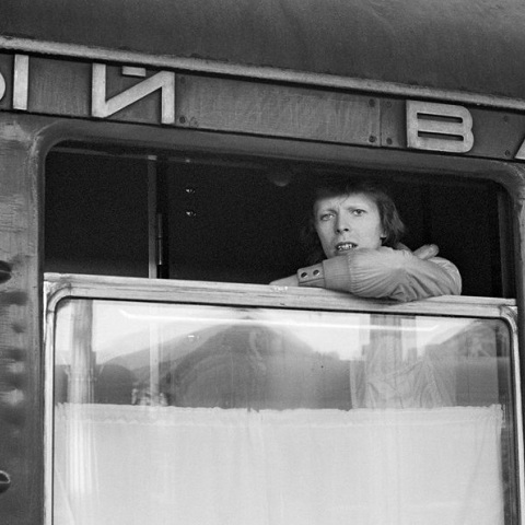 «David Bowie in the Soviet Union»: Φωτογραφική έκθεση του Τζοφ Μακ Κόρμακ στην Καλιφόρνια - Ταξίδι με τον Υπερσιβηρικό στην τουρνέ Ziggy Stardust/Aladdin Sane.