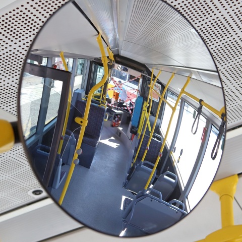 Θεσσαλονίκη: Συμμορία ανηλίκων λήστευε επιβάτες αστικών λεωφορείων - Συνελήφθησαν τέσσερις νεαροί, ταυτοποιήθηκε ο πέμπτος. 