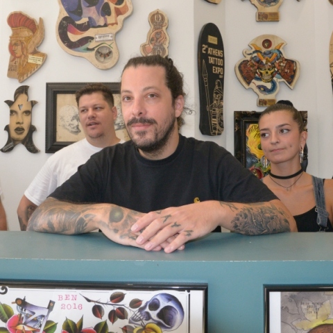 Dark Days Tattoo: Ο νέος χώρος για τατουάζ και piercing στην Αθήνα, στη Λεωφόρο Βασιλίσσης Αμαλίας 32.