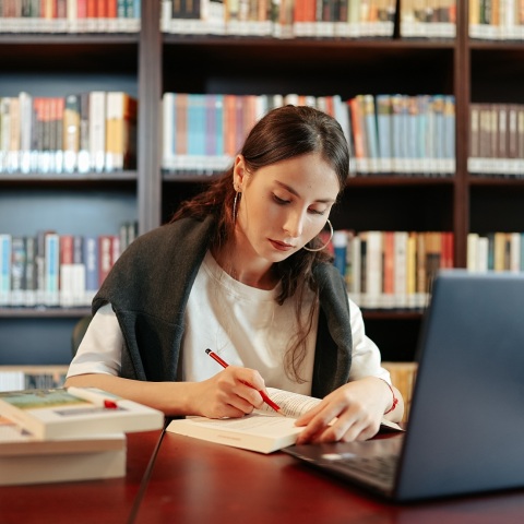 Διαθέσιμοι μέσω του gov.gr 72.000 τίτλοι σπουδών αποφοίτων του Ελληνικού Ανοικτού Πανεπιστημίου - Αναλυτικά τα ακαδημαϊκά ιδρύματα και η διαδικασία.