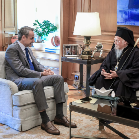 Συνάντηση Μητσοτάκη με τον Οικουμενικό Πατριάρχη Βαρθολομαίο
