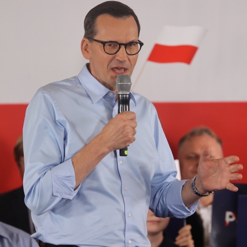 Πολωνία: Τρεις ημέρες πριν από τις εκλογές, ο πρωθυπουργός Ματέους Μοραβιέτσκι προειδοποιεί για «ισλαμιστές μαχητές» μεταξύ των μεταναστών.