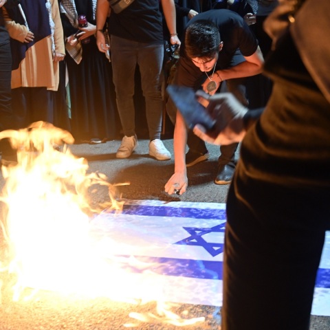 Πόλεμος Ισραήλ - Χαμάς: Πώς διαδίδεται η παραπληροφόρηση στο ίντερνετ - Τα πλαστογραφημένα ντοκουμέντα στο TikTok και το X - O ρόλος του Έλον Μασκ.