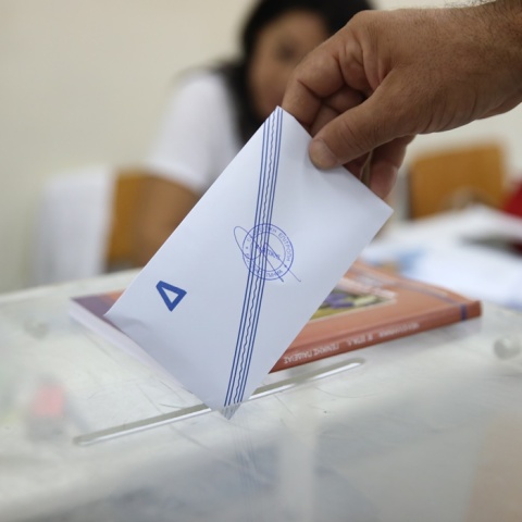 Χέρι ρίχνει στην κάλπη ψηφοδέλτιο για τις Αυτοδιοικητικές Εκλογές 2023