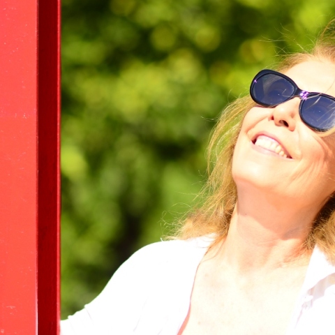 Θεοδοσία Τσάτσου: Συνέντευξη με την τραγουδίστρια για τη μουσική και της ζωή της - Τα παιδικά χρόνια στην Αυστραλία, οι Μπλε, οι προσωπικοί δίσκοι, οι δυσκολίες που αντιμετώπισε