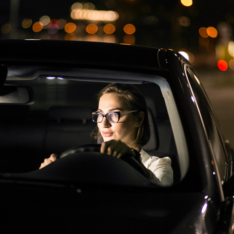 9 συμβουλές για να βλέπεις καλύτερα όταν οδηγείς τη νύχτα