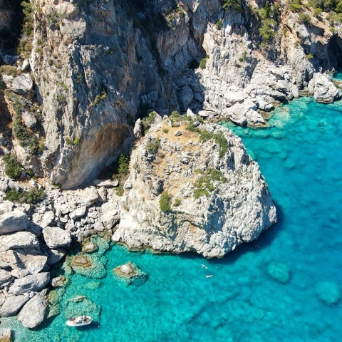 H Κάρπαθος στους 6 πιο ρομαντικούς και βιώσιμους προορισμούς του πλανήτη, σύμφωνα με το ταξιδιωτικό blog Honey Trek - Θετικά σχόλια βραβευμένων instagrammer. 