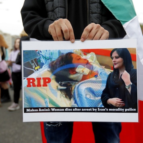 ΕΕ: Το Ευρωπαϊκό Κοινοβούλιο απένειμε το Βραβείο Ζαχάρωφ για την Ελευθερία της Σκέψης στη Μαχσά Αμινί και στο κίνημα του Ιράν, «Γυναίκα, Ζωή, Ελευθερία».