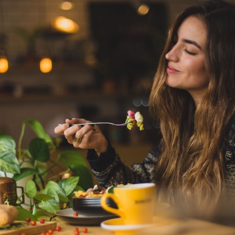 6 τροφές του χειμώνα που προστατεύουν την όραση και την υγεία των ματιών 