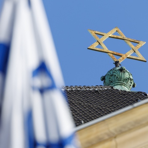 Στρασβούργο: Συνελήφθη έφηβος με μαχαίρι έξω από συναγωγή - Εθεάθη να σέρνει λεπίδα μήκους 12 εκατοστών στα μεταλλικά φράγματα - Τι ισχυρίστηκε.