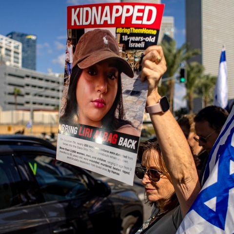 Ισραήλ: Ο στρατός εκτιμά πως η πλειονότητα των ομήρων στη Γάζα είναι ζωντανοί - Η Χαμάς ζητά κατάπαυση πυρός για την απελευθέρωσή τους.