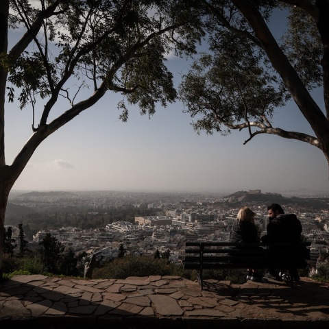 Αφρικανική σκόνη και ήλιος πάνω από τον ουρανό της Αθήνας