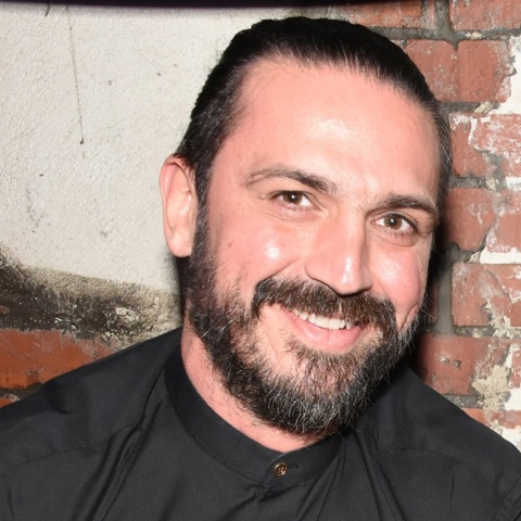 Ο ζαχαροπλάστης Δημήτρης Μακρυνιώτης