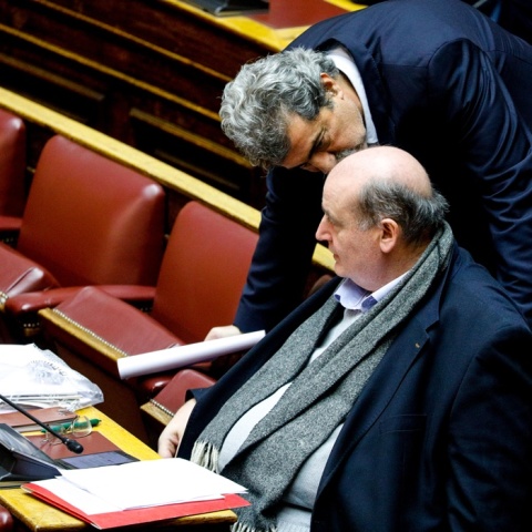 Παύλος Πολάκης και Νίκος Φίλης σε παλιό στιγμιότυπο από τη Βουλή