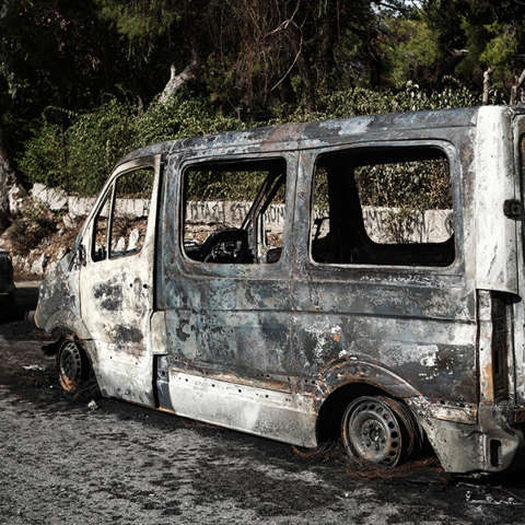 Επεισόδια έξω από την Πανεπιστημιούπολη, στου Ζωγράφου © ΒΑΣΙΛΗΣ ΡΕΜΠΑΠΗΣ/EUROKINISSI