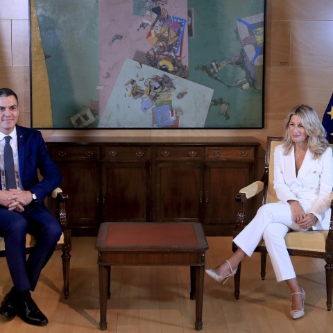 Ισπανία: Οι Σοσιαλιστές και το κόμμα της Ριζοσπαστικής Αριστεράς Sumar κατέληξαν σε συμφωνία για τον σχηματισμό προοδευτικής κυβέρνησης.