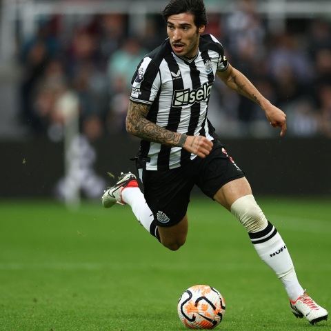 Ο Σάντρο Τονάλι συμφώνησε με την ιταλική εισαγγελία και θα του επιβληθεί αποκλεισμός δέκα μηνών για τη συμμετοχή του στο σκάνδαλο με τον παράνομο στοιχηματισμό.