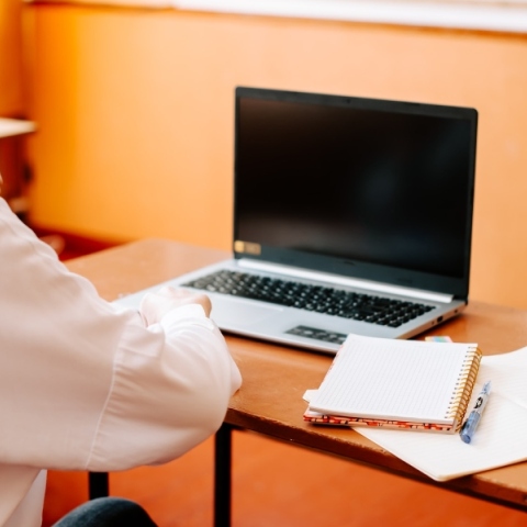 Ξεκινούν την Πέμπτη οι αιτήσεις για τα δωρεάν διαδικτυακά εργαστήρια ομαδικής συμβουλευτικής