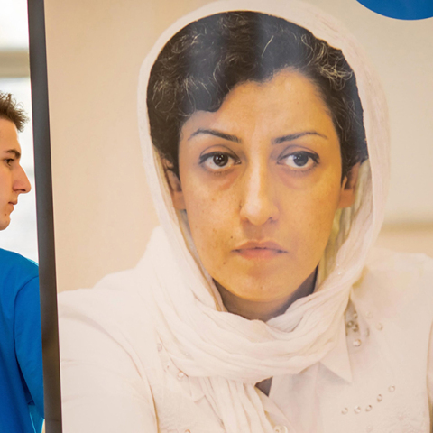 Η Ιρανή ακτιβίστρια Ναργκίς Μοχαμαντί