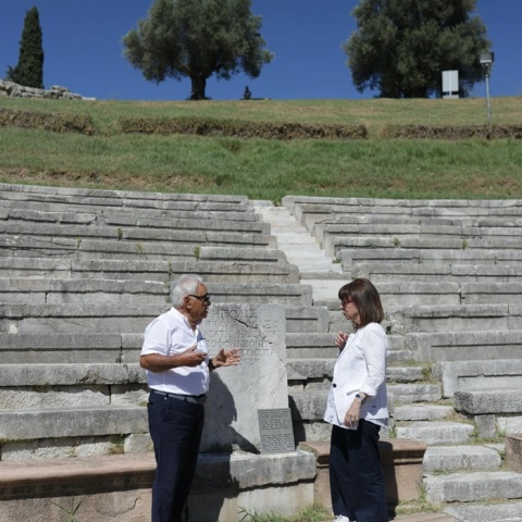 Η Πρόεδρος της Δημοκρατίας, Κατερίνα Σακελλαροπούλου και ο σπουδαίος αρχαιολόγος Πέτρος Θέμελης