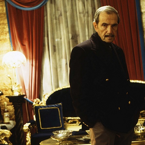 Νίκος Φώσκολος: Το αφιέρωμα της Finos Film για τα 10 χρόνια από τον θάνατο του έλληνα σκηνοθέτη και σεναριογράφου - Με πλάνα από εμβληματικές ταινίες του.