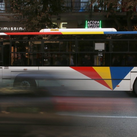 Θεσσαλονίκη: Θανατηφόρο τροχαίο στην οδό Μοναστηρίου – Μια γυναίκα νεκρή και τρεις τραυματίες - Οδηγός του ΟΑΣΘ φέρεται να έχασε τον έλεγχο.