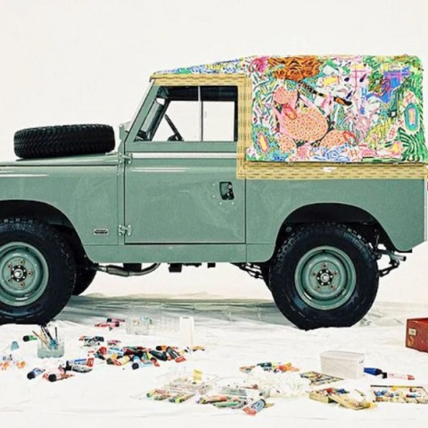 Η Ana Malta μετέτρεψε σε πίνακα τέχνης την οροφή ενός... Land Rover