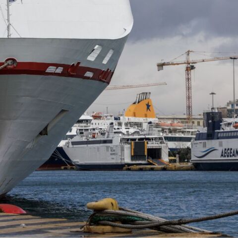 Κακοκαιρία: Σε ισχύ απαγόρευση απόπλου λόγω των ισχυρών ανέμων - Κλειστό Ρίο - Αντίρριο - Πού παραμένουν δεμένα τα πλοία - Τι πρέπει να γνωρίζουν οι επιβάτες.
