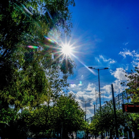 Καιρός: Ξανά 30άρια σήμερα - Σε ποιες περιοχές θα βρέξει