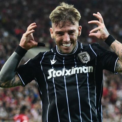 Super League: Ολυμπιακός - ΠΑΟΚ 2-4: Ο «δικέφαλος» του Λουτσέσκου έκανε πάρτι στο «Γ. Καραϊσκάσκης» - Τα γκολ και η ακτινογραφία της αναμέτρησης.