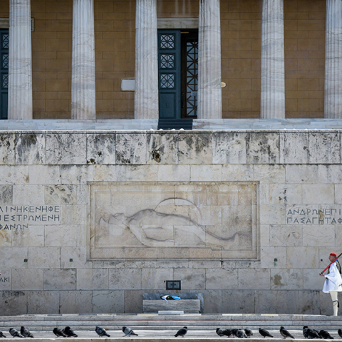 Aλλαγή φρουράς στο μνημείο του Άγνωστου Στρατιώτη