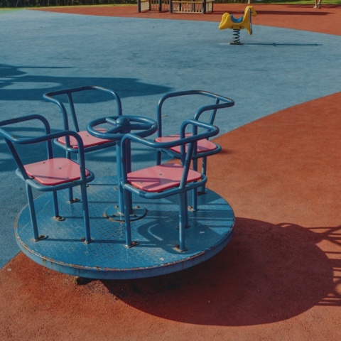 Παιχνίδι σε παιδική χαρά 