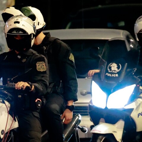 Συνελλήφθησαν τέσσερα άτομα για παράνομη παροχή στάθμευσης στο Κολωνάκι