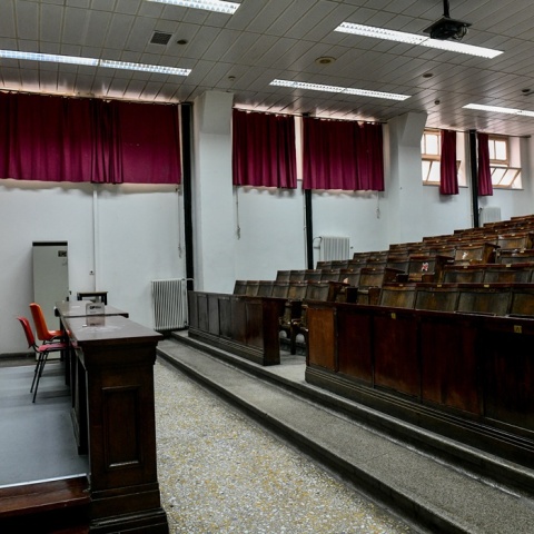 Άδειο αμφιθέατρο πανεπιστημίου - Μετεγγραφές Φοιτητών 2023: Αποτελέσματα - Πώς θα τα δείτε