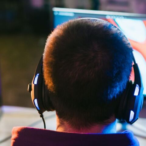 Omegle: Έκλεισε η υπηρεσία σύνδεσης με αγνώστους σε chat ή με κάμερα με κύριο σκοπό το διαδικτυακό σεξ - Οι καταγγελίες για κακοποίηση σε βάρος της. 